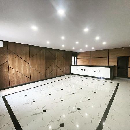 Hotel Mandarin Atyraū Extérieur photo
