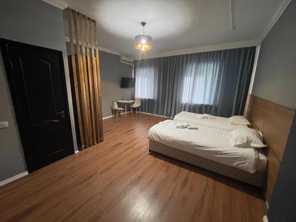 Hotel Mandarin Atyraū Extérieur photo